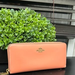 Coach salmon wallet
